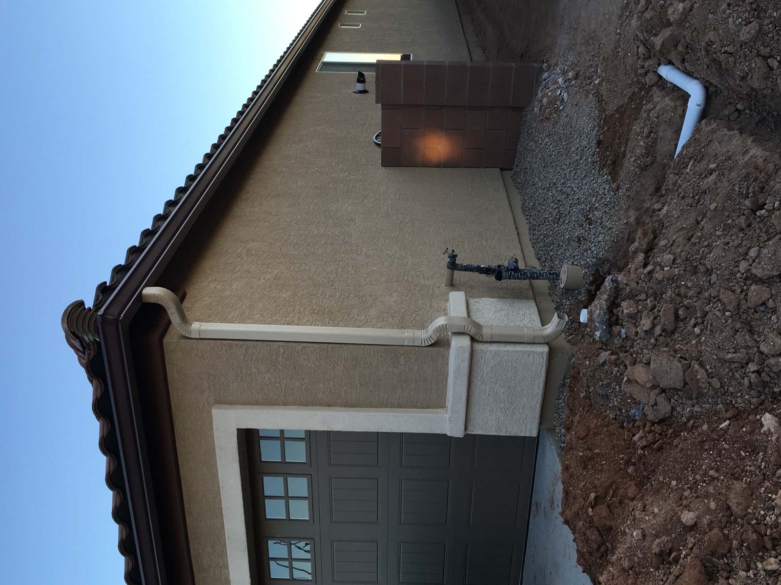 City Seamless seamless rain gutter installation detail.