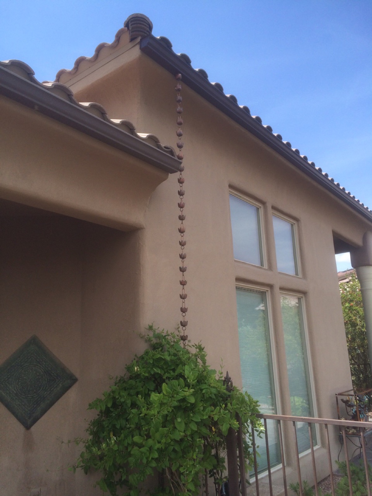 City Seamless rain chain detail for a custom gutter project.