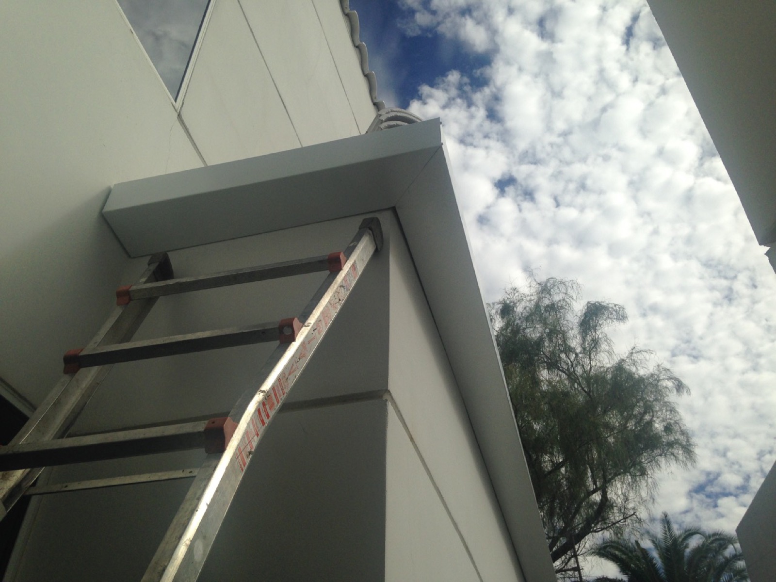 City Seamless specialty rain gutter installation detail.