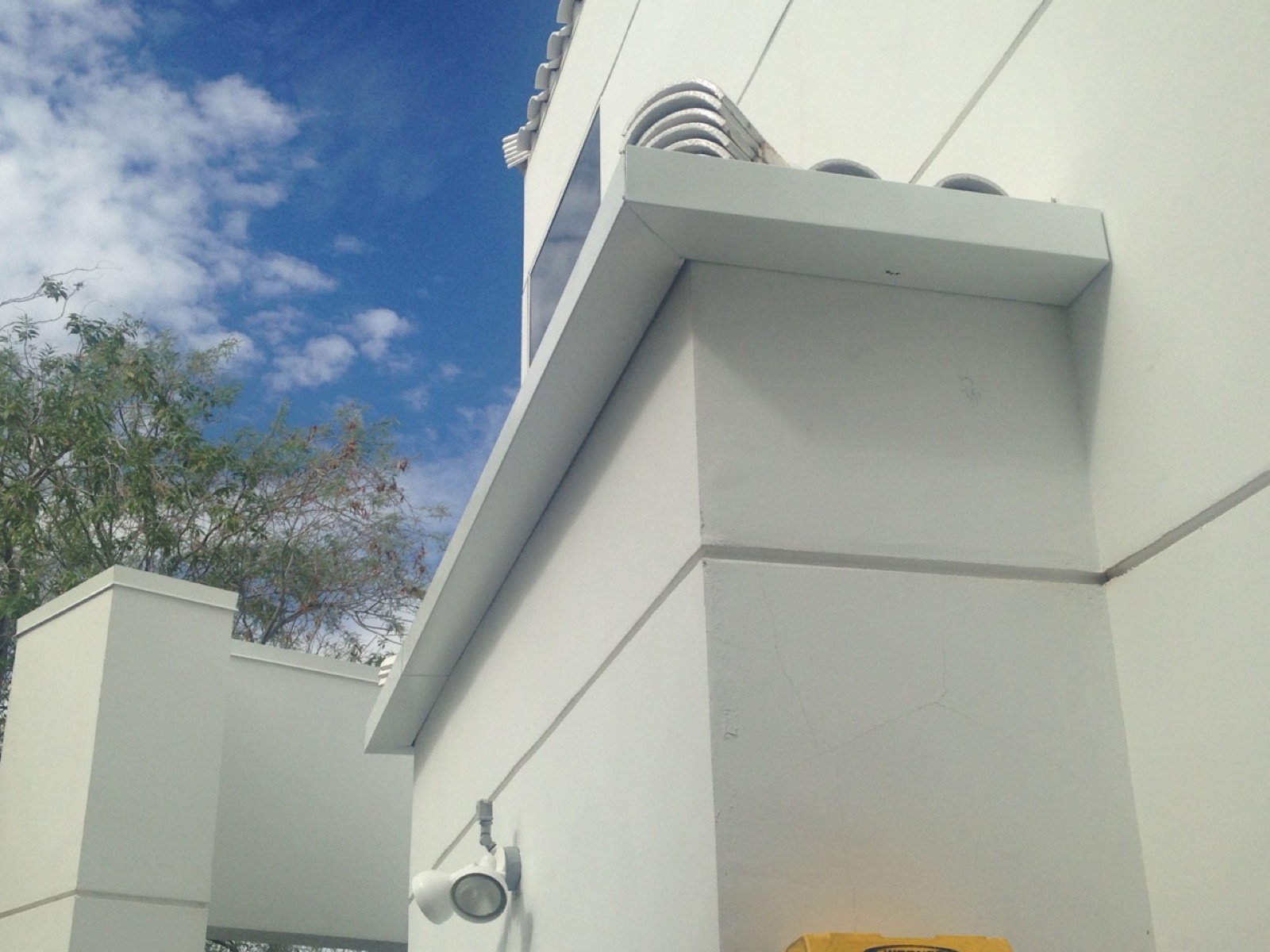 City Seamless specialty rain gutter installation detail.