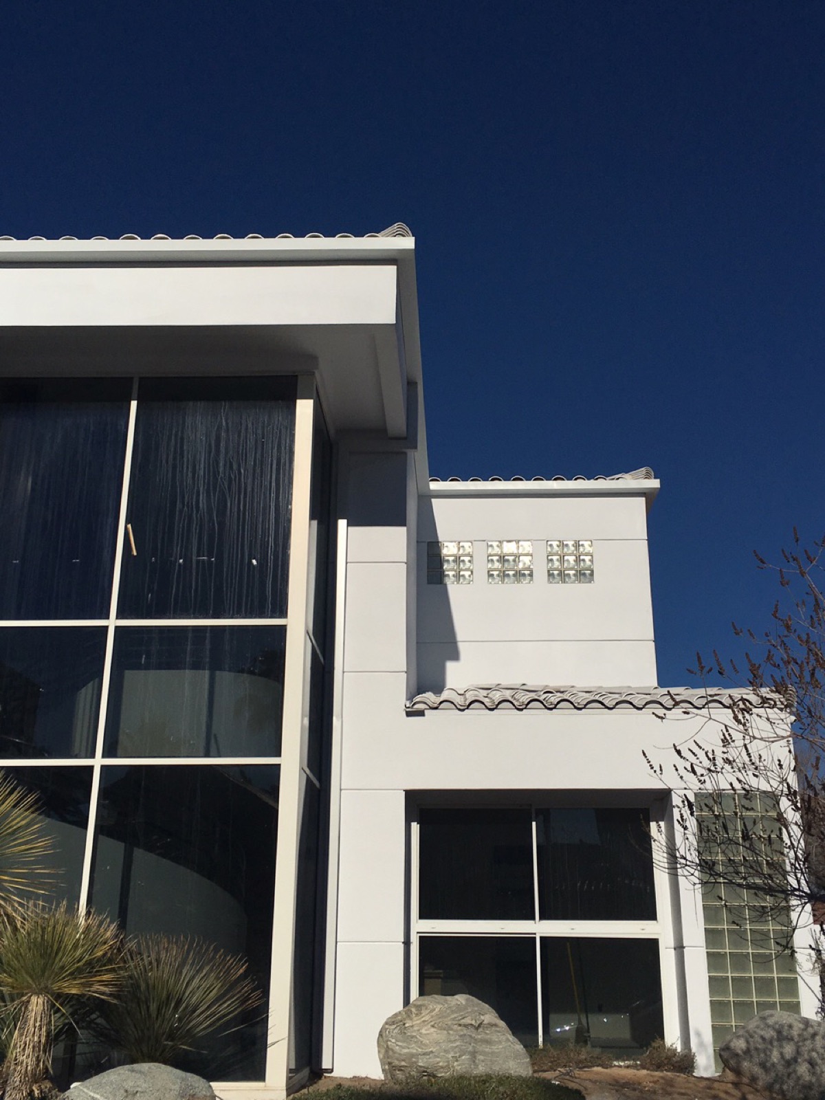 City Seamless specialty rain gutter installation detail.